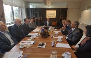 High Commissioner Dr. A.M. Gondane interacting with Vice Chancellor and other faculty members of University of Tasmania during his official visit to Tasmania.